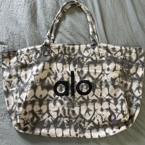 ALO Yoga Black and Gray Patterned Tote Bag